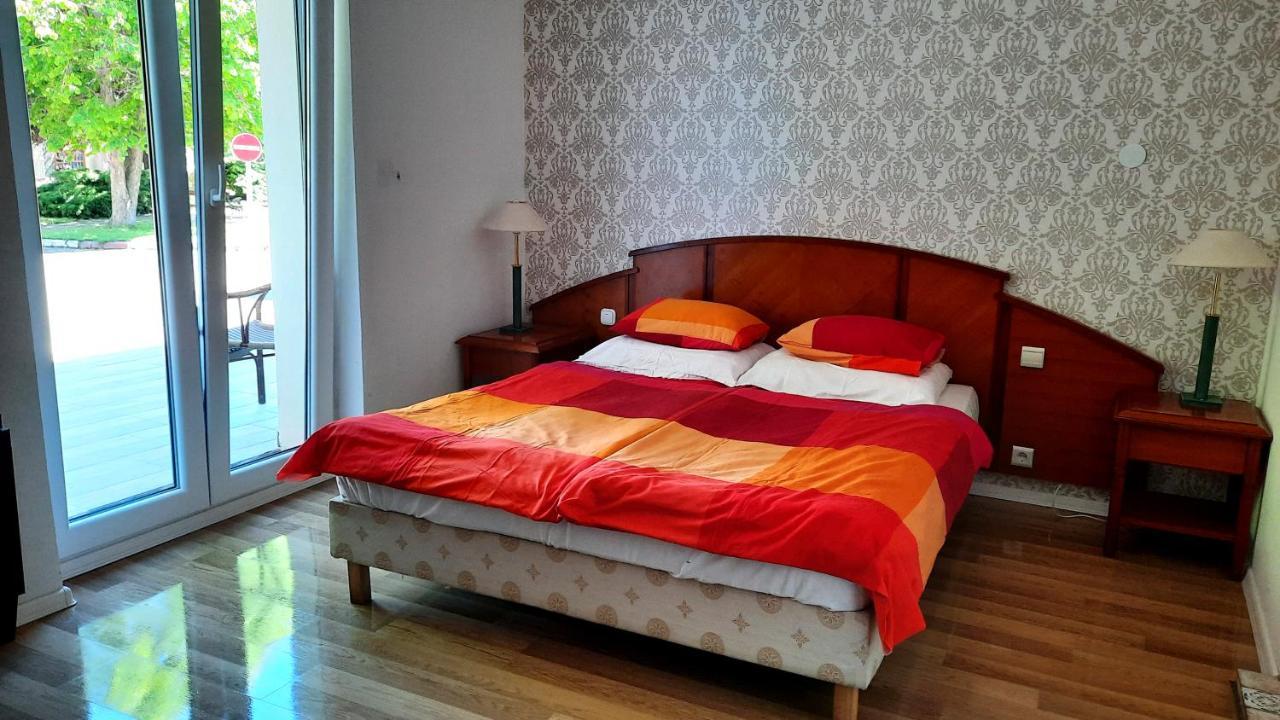 באלאטונסארסו Central Room מראה חיצוני תמונה
