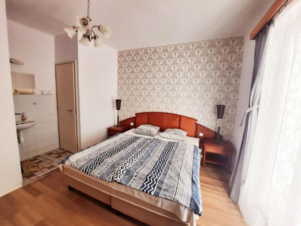 באלאטונסארסו Central Room מראה חיצוני תמונה